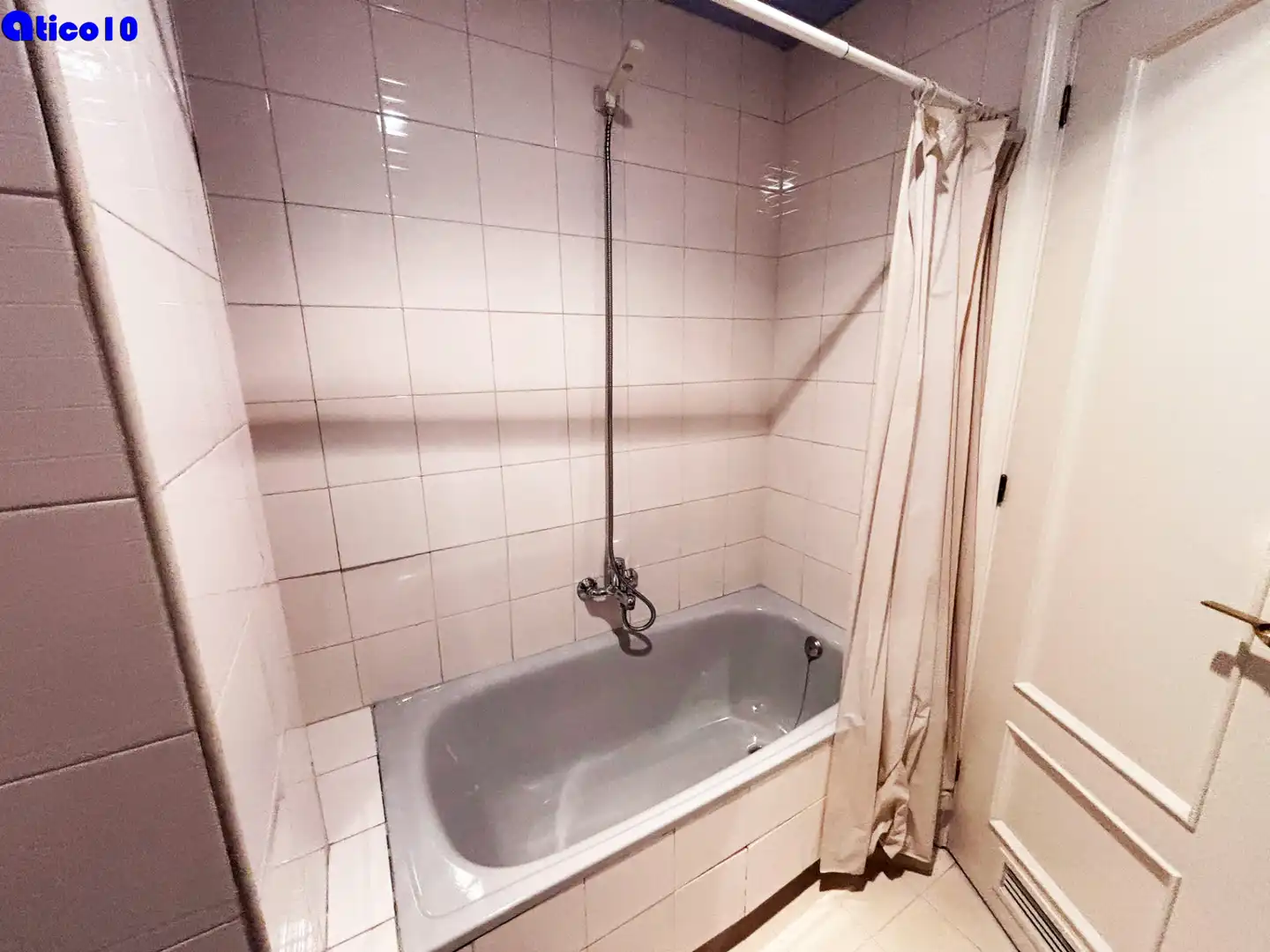Badezimmer von Wohnung zum Verkauf in Oviedo  mit Heizung