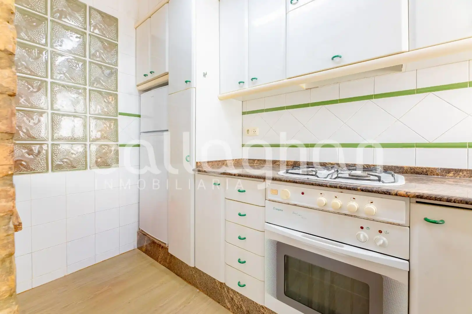 Küche von Wohnung zur Miete in Valencia mit Klimaanlage, Abstellraum und Möbliert
