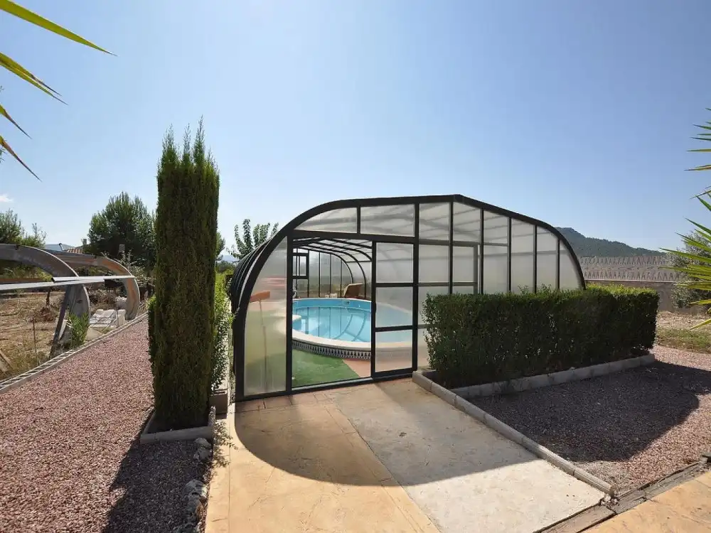 Schwimmbecken von Haus oder Chalet zum Verkauf in Sax mit Möbliert