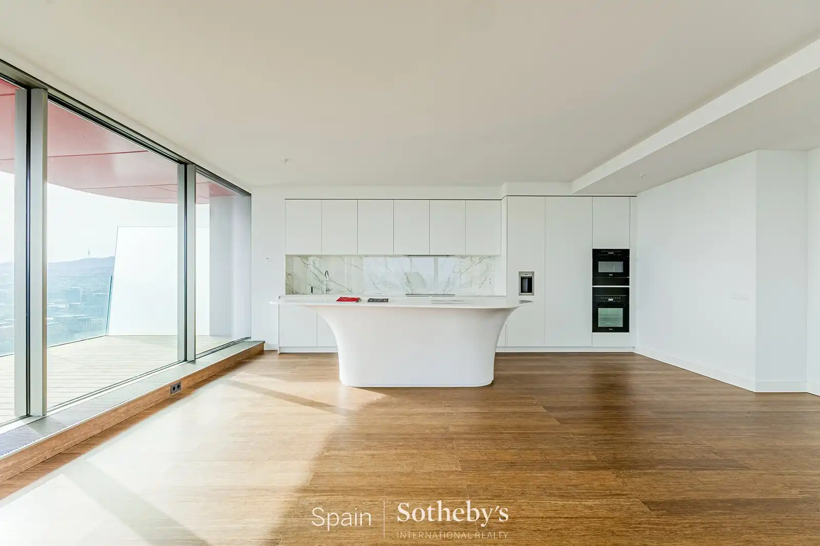 Cuina de Apartament en venda en Barcelona amb Aire condicionat, Calefacció i Terrassa
