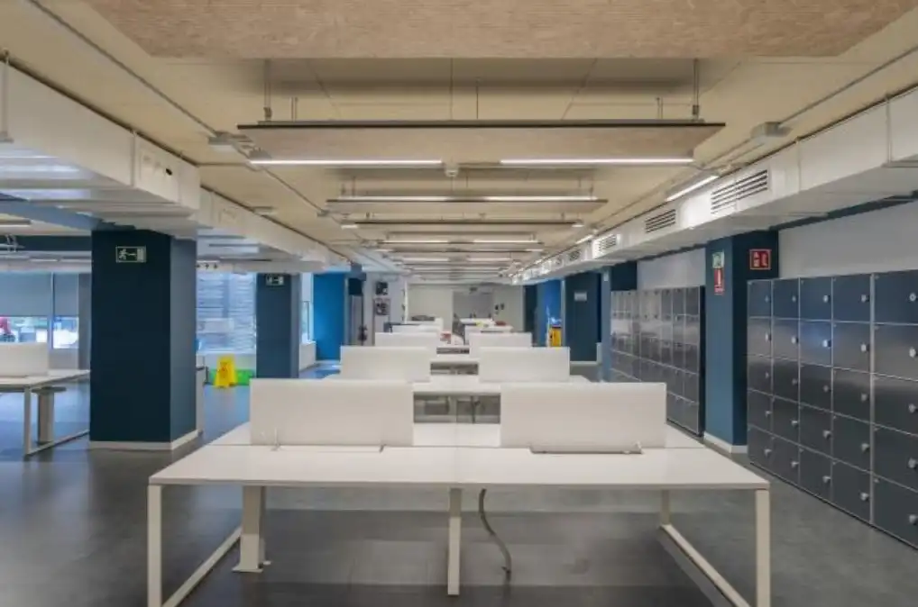Bureau avec ascenseur à louer à Carrer del Samontà, imagen 11