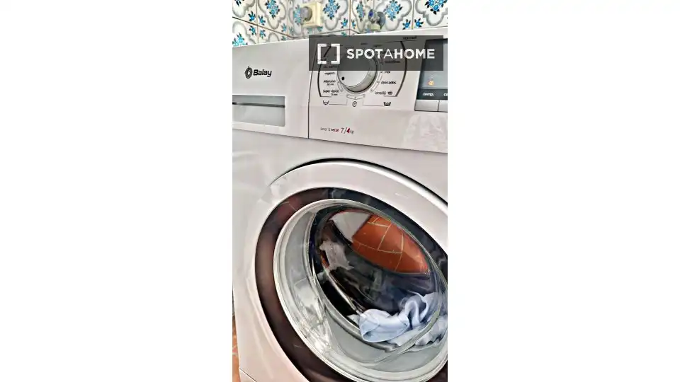 Außenansicht von Wohnung zur Miete in Barcelona mit Klimaanlage, Heizung und Möbliert