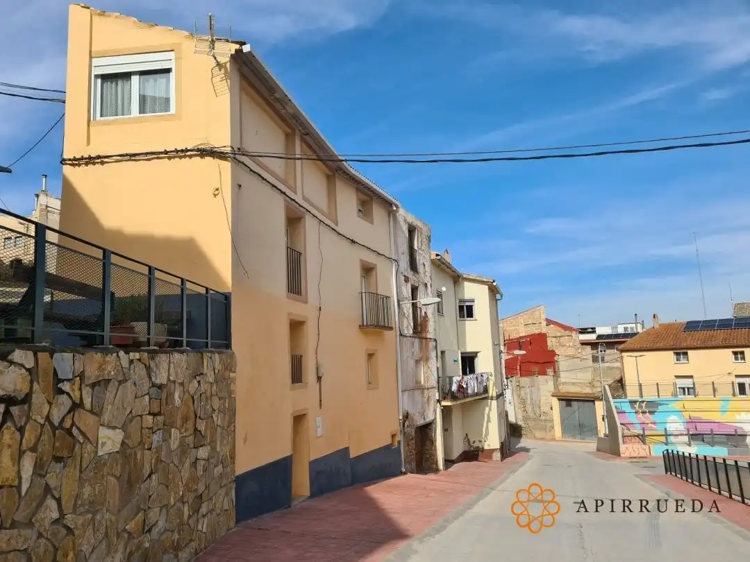 Vista exterior de Casa o chalet en venta en Escatrón con Calefacción y Amueblado