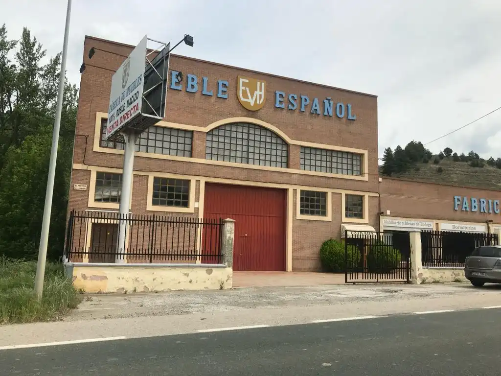 Vista exterior de Local en venda en Belorado amb Calefacció i Alarma