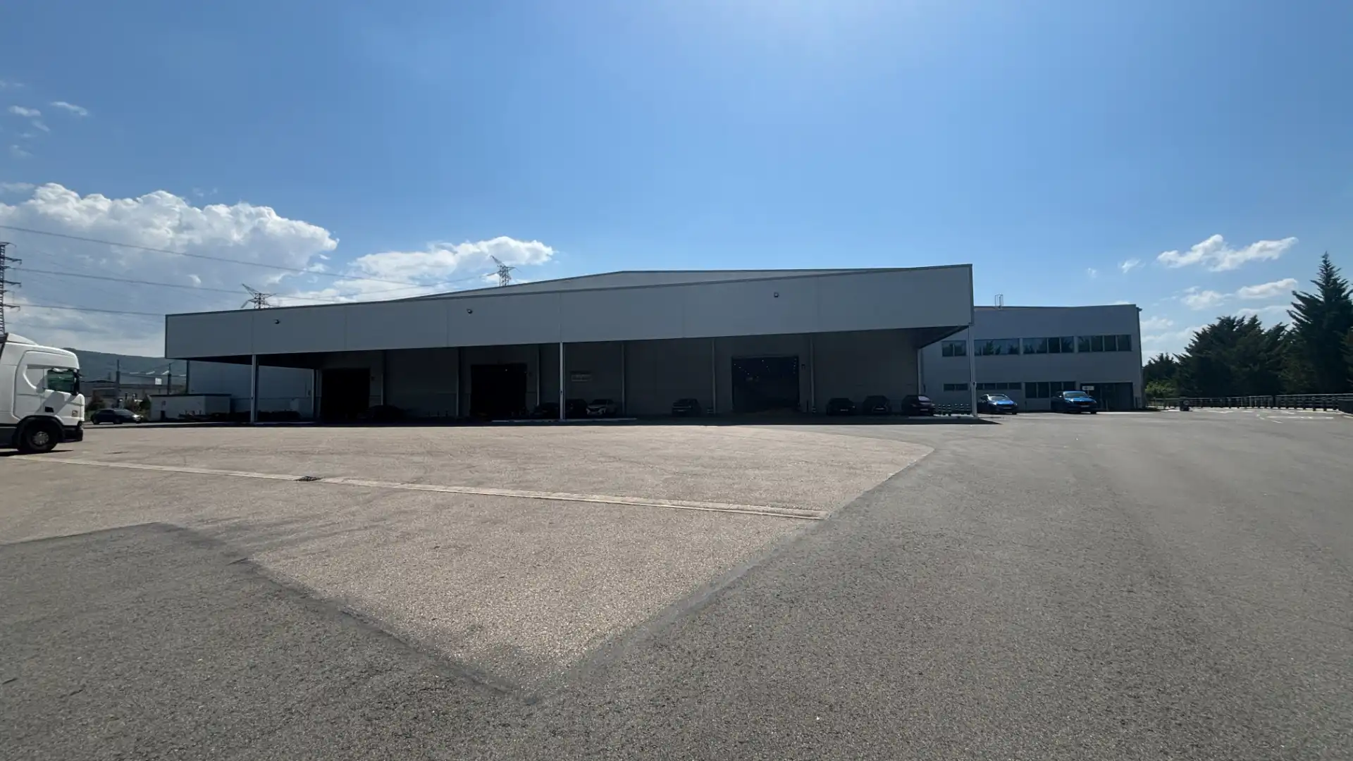 Vista exterior de Nau industrial en venda en Vitoria - Gasteiz amb Calefacció i Alarma