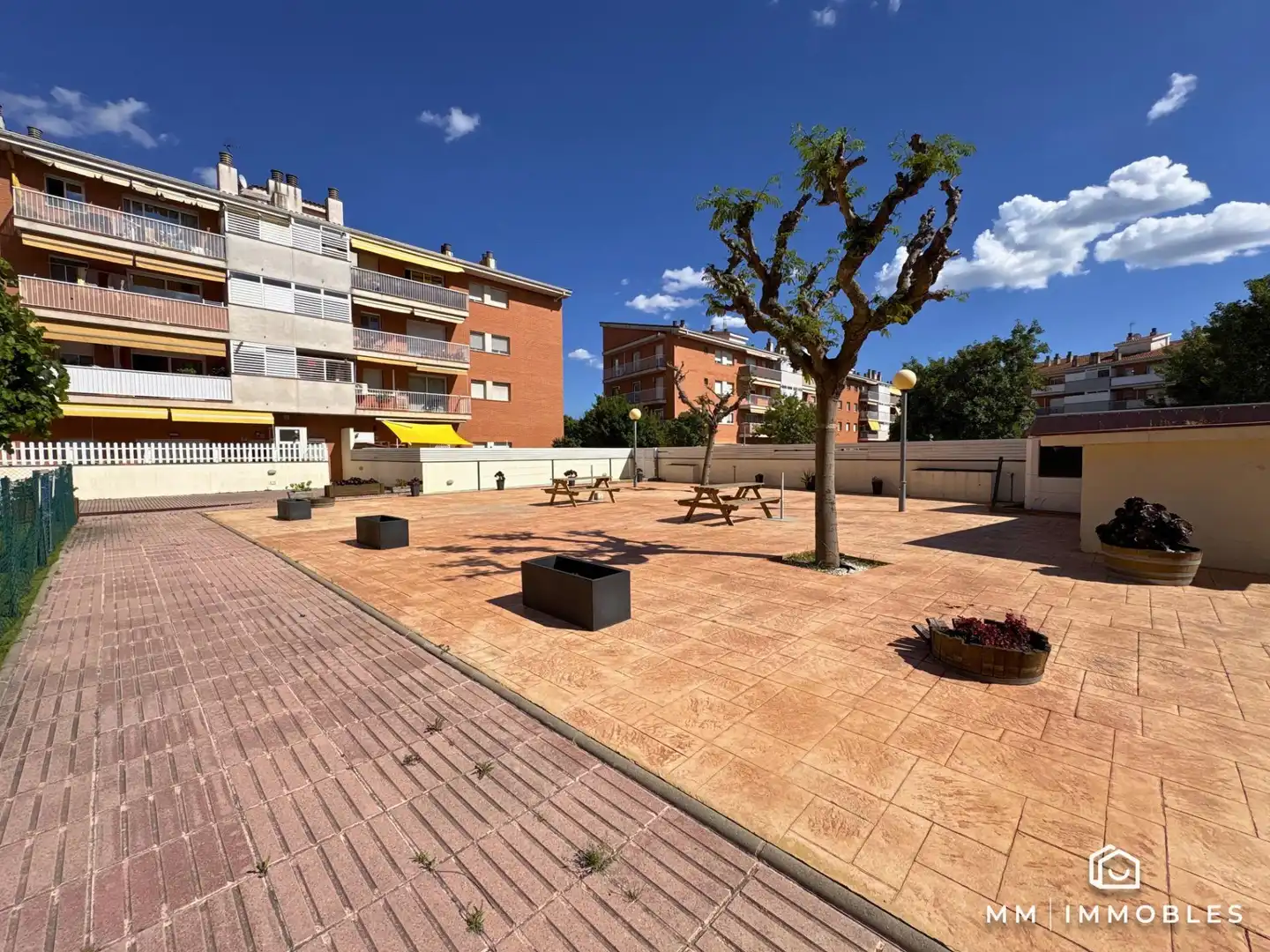 Vista exterior de Piso en venta en Canovelles con Aire acondicionado, Calefacción y Balcón