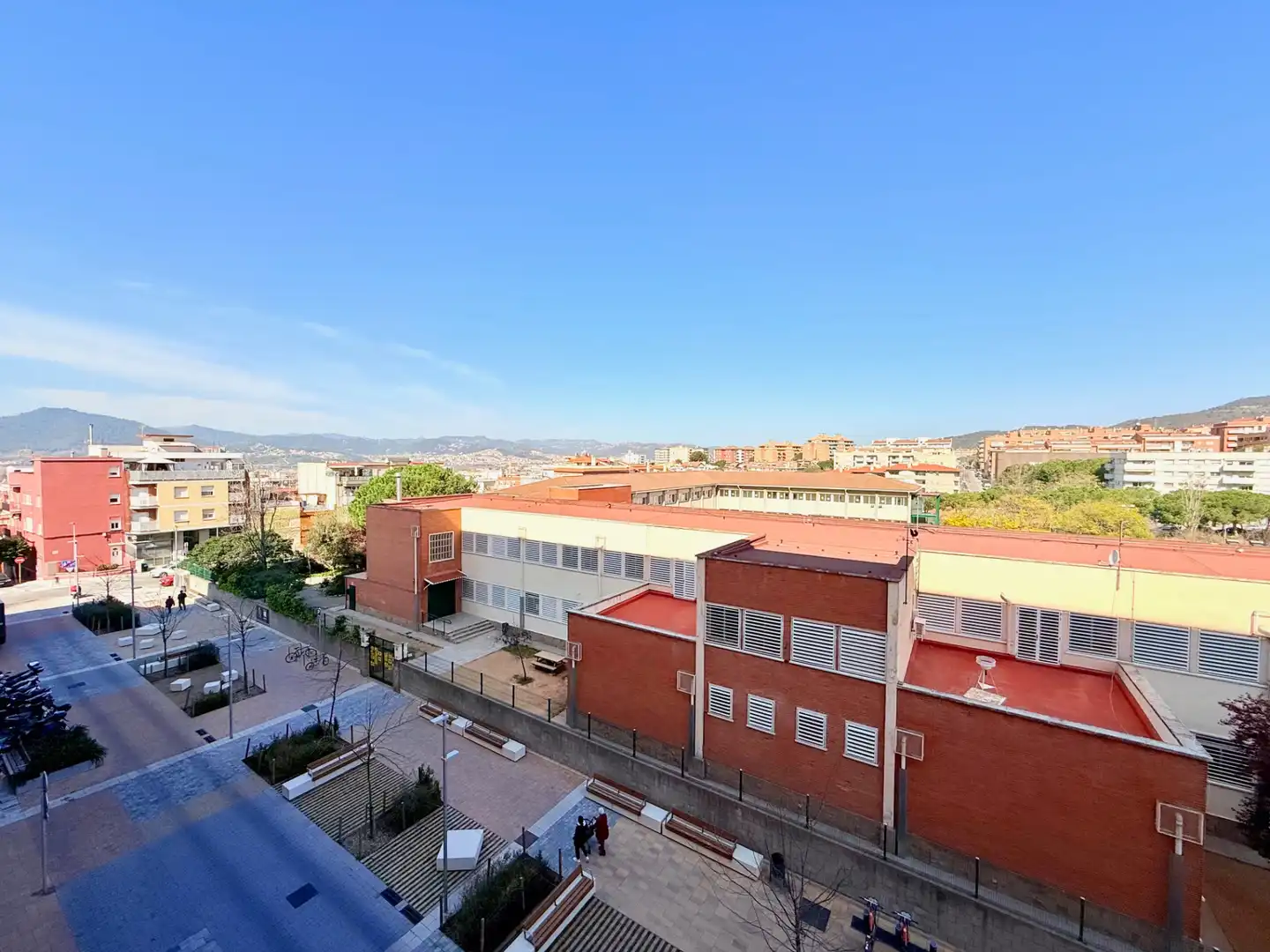 Vista exterior de Piso en venta en Sant Feliu de Llobregat con Amueblado, Horno y Balcón