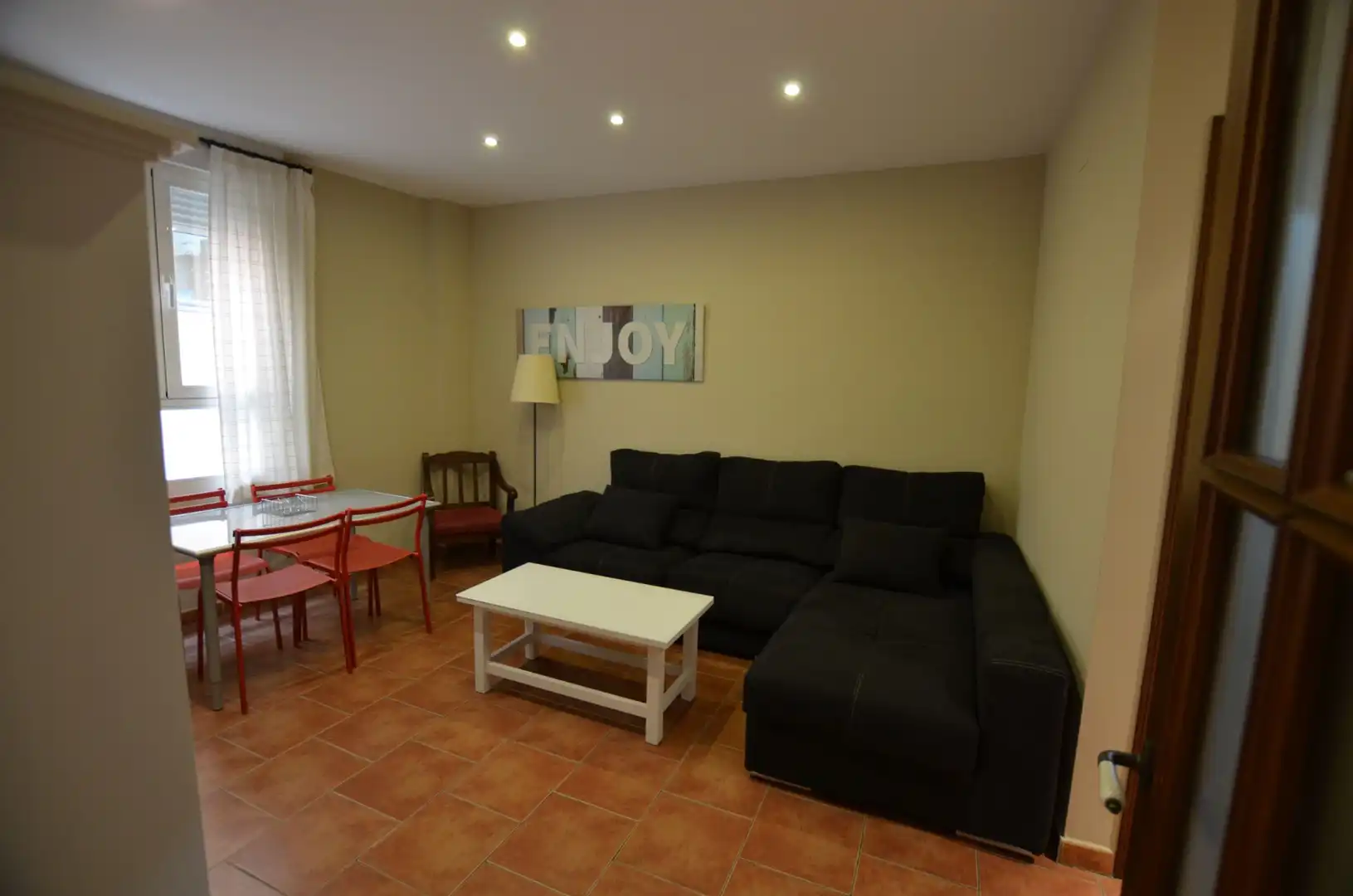 Living room of Flat for rent in  Granada Capital  with Air Conditioner, Heating and Furnished