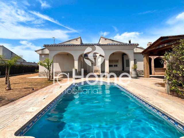 Casa-chalet en Venta en Olocau