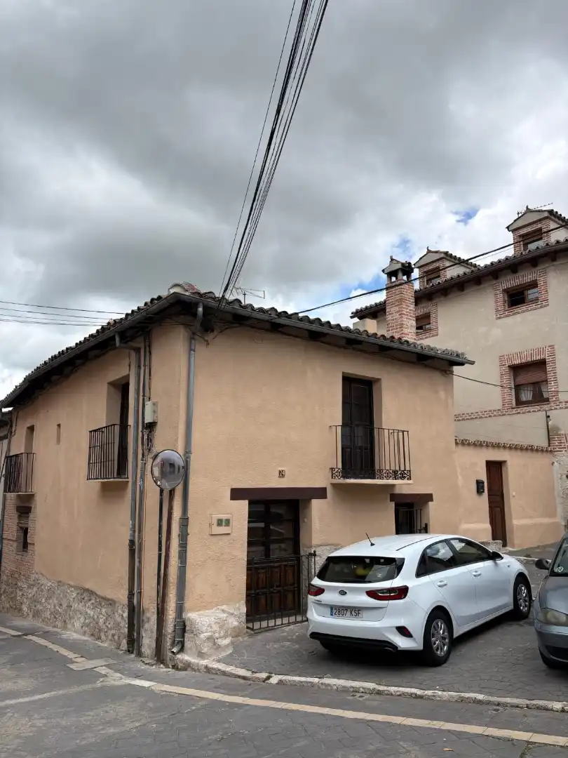 Vista exterior de Casa adosada en venda en Simancas amb Calefacció, Jardí privat i Parquet