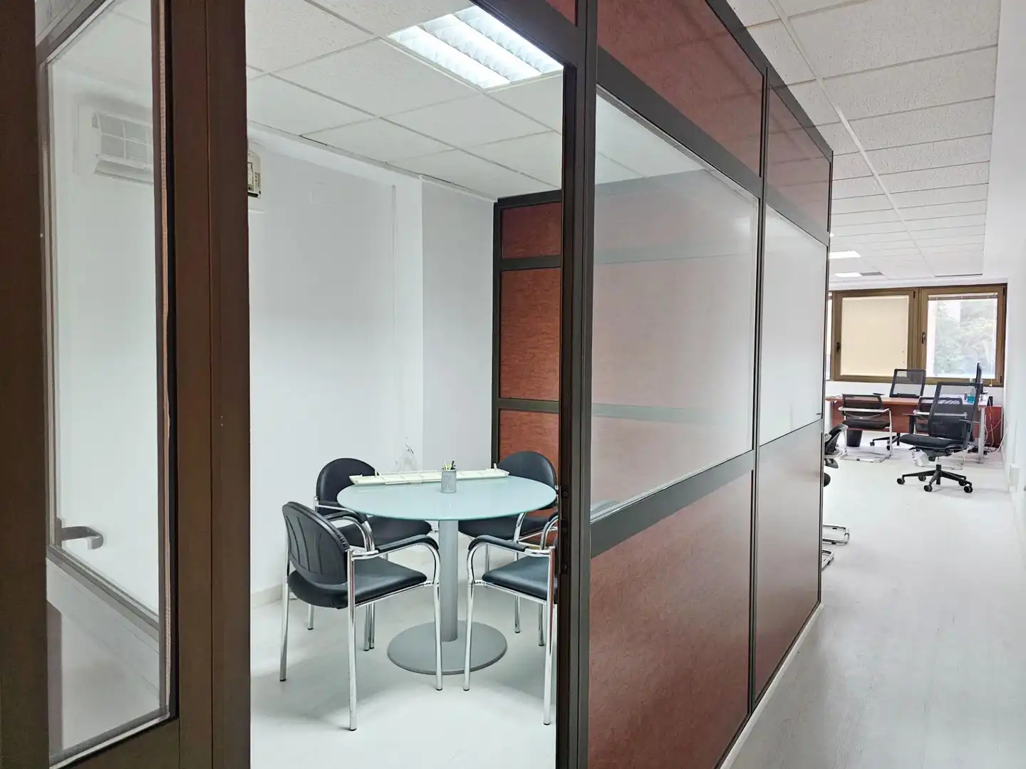 Büro zur Miete in Dénia mit Klimaanlage, Heizung und Möbliert
