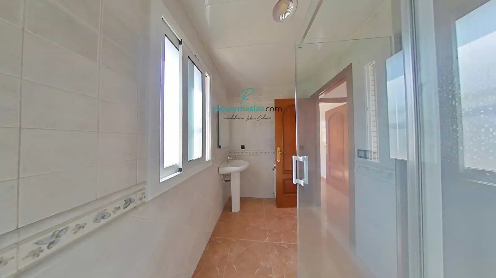 Baño de Casa o chalet en venta en Sant Cugat Sesgarrigues con Aire acondicionado, Calefacción y Jardín privado