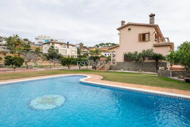 Casa-chalet en Venta en CALLE D'ANOIA en Can Quirze