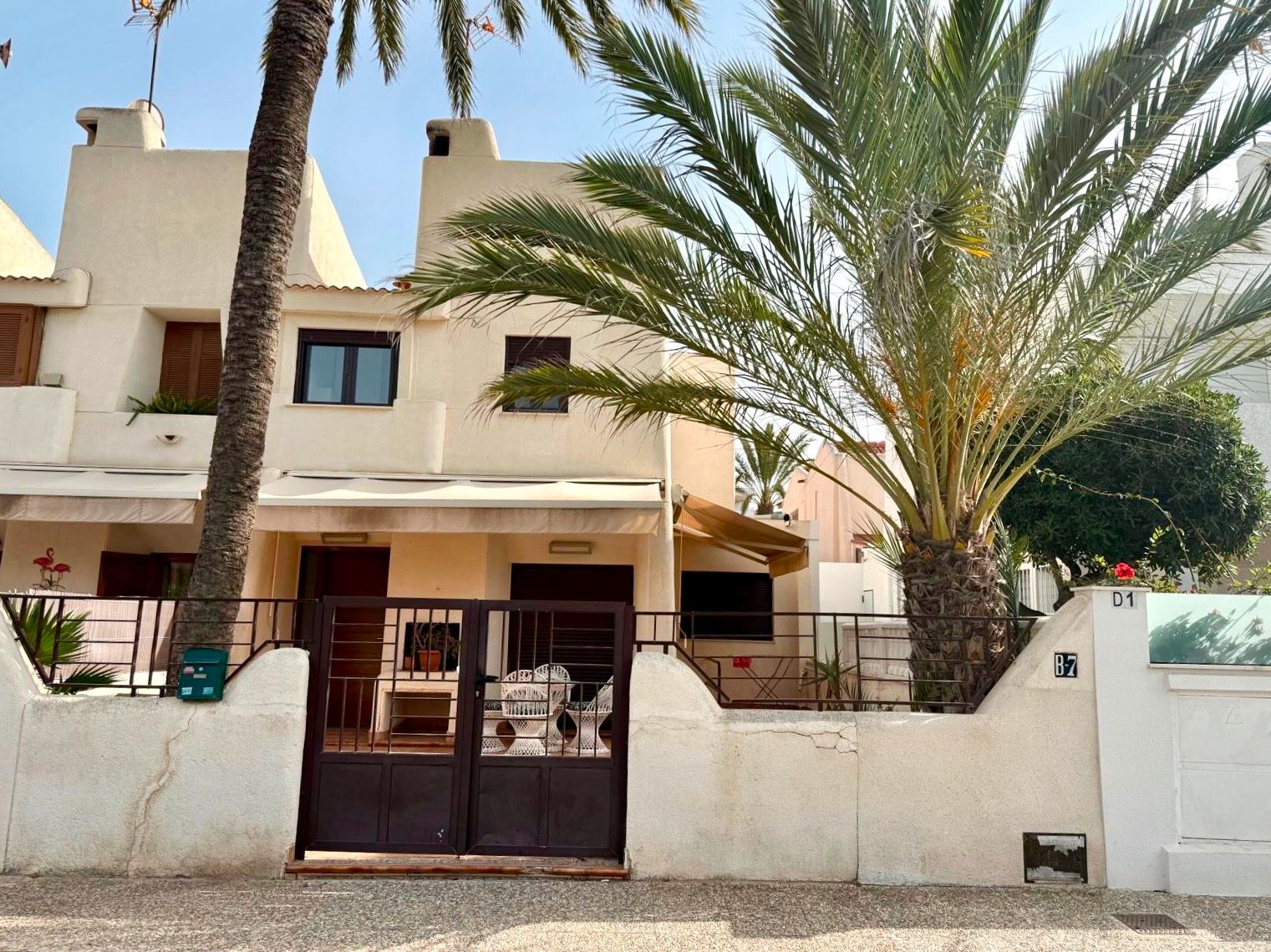 Vista exterior de Casa o xalet de lloguer en Torrevieja amb Aire condicionat, Terrassa i Traster