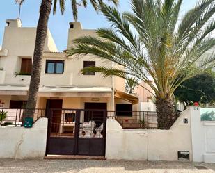 Vista exterior de Casa o xalet de lloguer en Torrevieja amb Aire condicionat, Terrassa i Traster