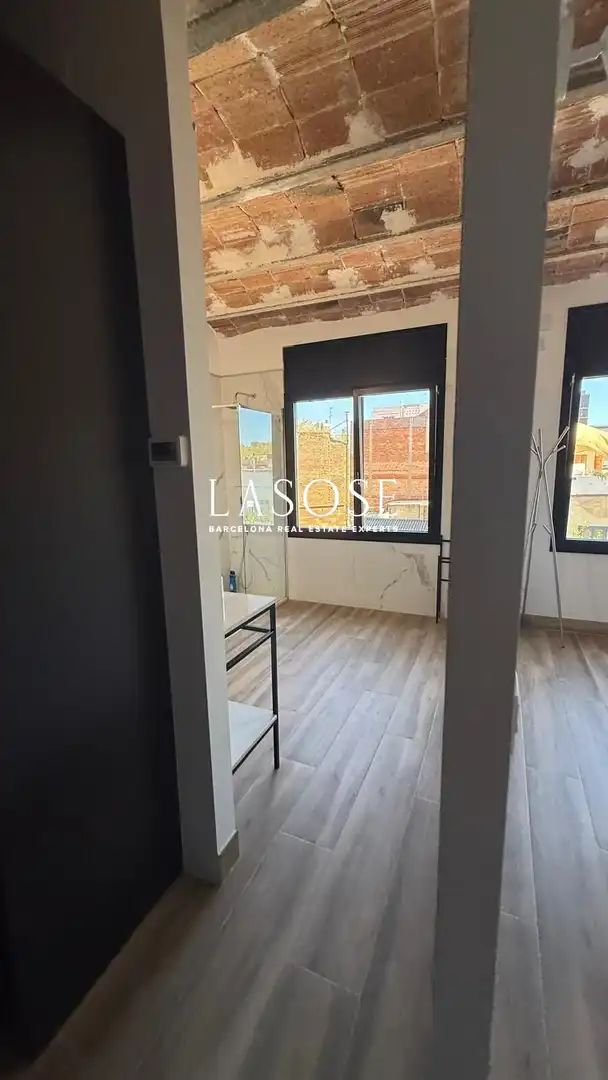 Dormitori de Casa o xalet en venda en Barcelona amb Aire condicionat, Calefacció i Terrassa