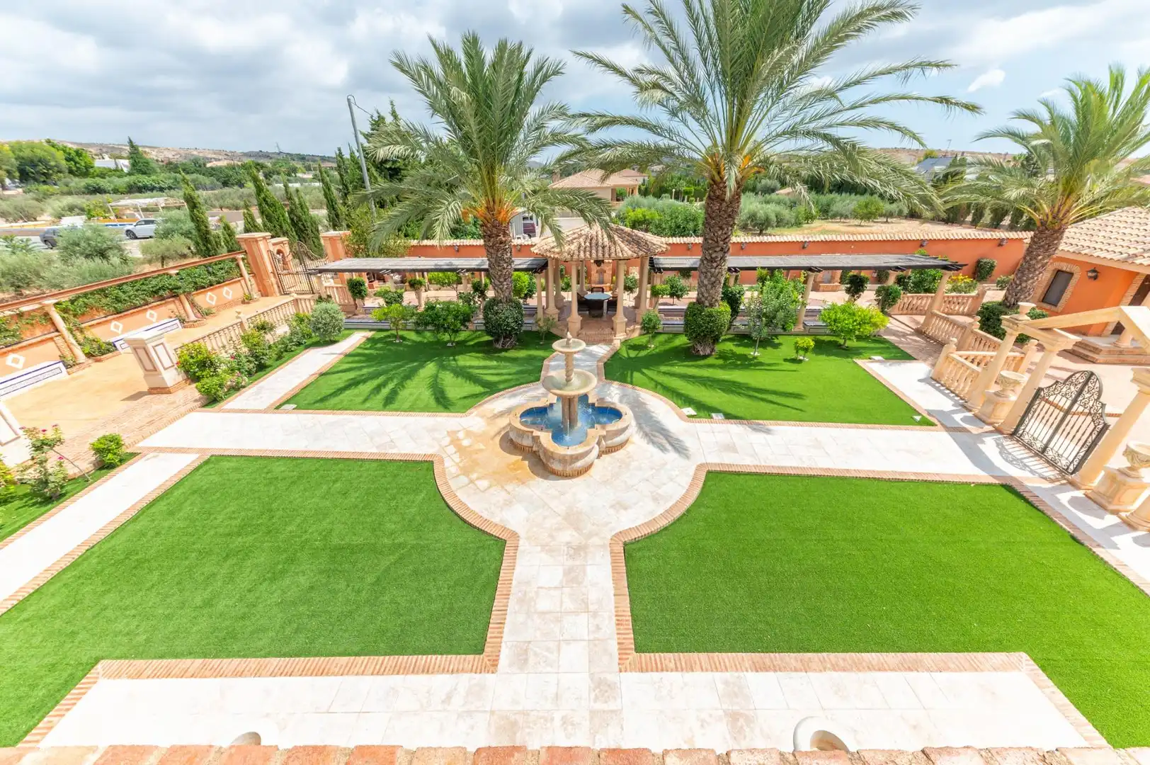 Jardí de Casa o xalet en venda en Elche / Elx amb Aire condicionat, Calefacció i Jardí privat