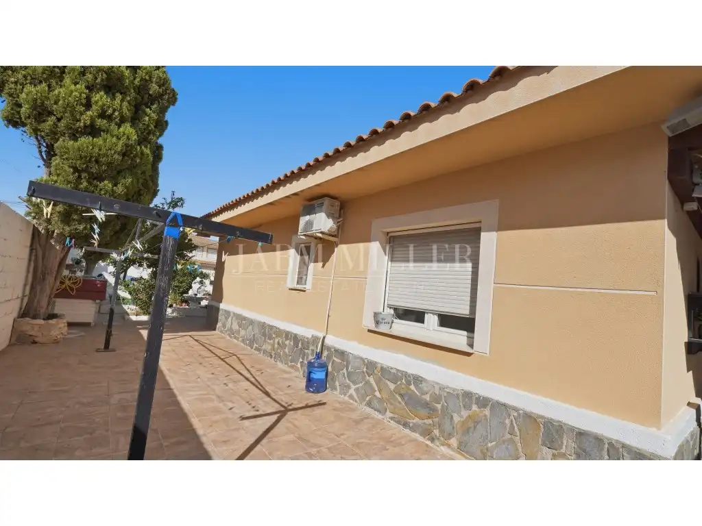 Exterior view of Houses for sale in La Huerta  