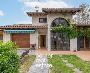 Exterior view of House or chalet for sale in Sant Cugat del Vallès  with Air Conditioner, Heating and Private garden