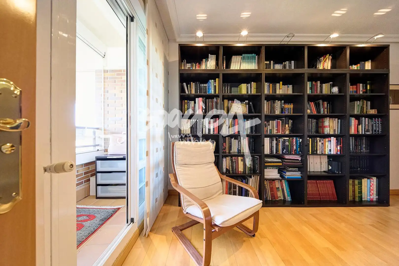Wohnzimmer von Dachboden zum Verkauf in Majadahonda mit Heizung, Terrasse und Abstellraum