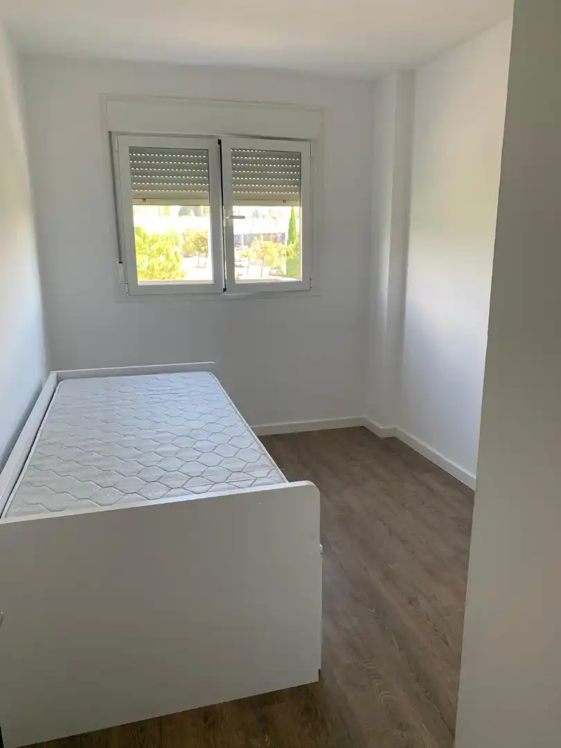 Habitación de Ático de alquiler en Córdoba con Aire acondicionado, Terraza y Trastero