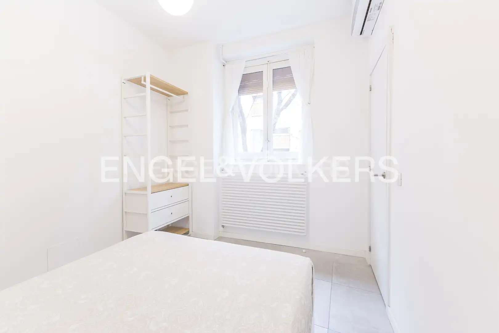 Bedroom of Flat for rent in Madrid  with Air Conditioner, Heating and Furnished