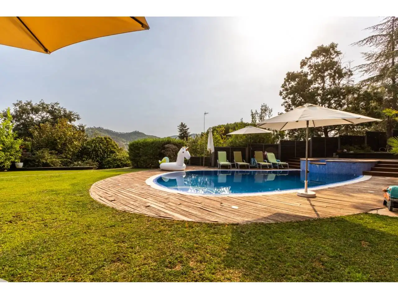 Piscina de Casa o xalet en venda en Castellar del Vallès amb Aire condicionat, Calefacció i Jardí privat