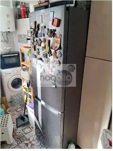 Cuina de Pis de lloguer en Sevilla amb Aire condicionat i Moblat