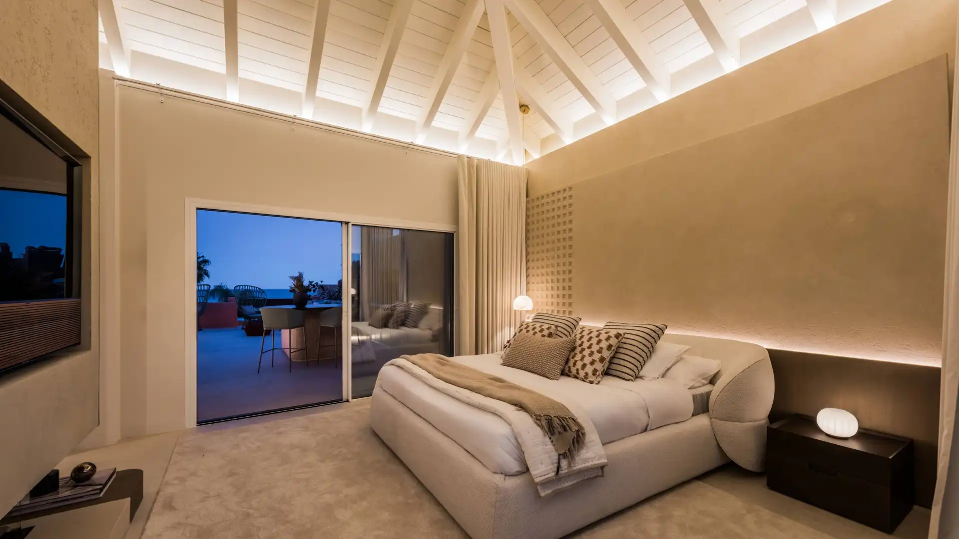 Dormitori de Àtic en venda en Marbella amb Aire condicionat, Jardí privat i Terrassa