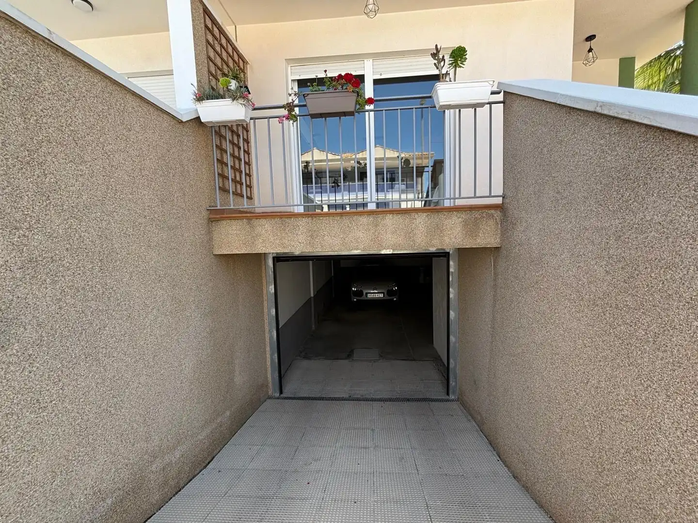 Aparcament de Casa adosada en venda en Molina de Segura amb Aire condicionat, Jardí privat i Terrassa