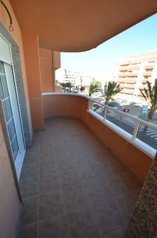 Terraza de Piso de alquiler en Roquetas de Mar con Terraza, Amueblado y Piscina comunitaria