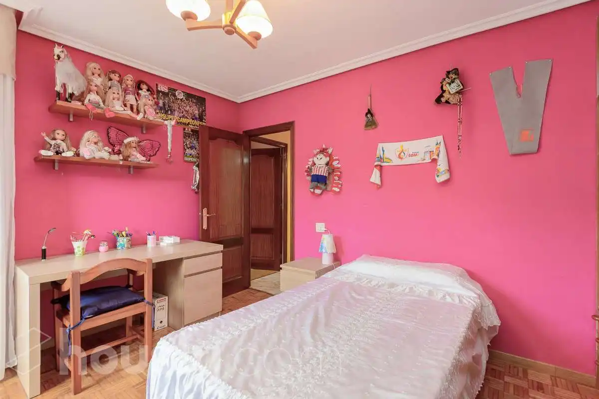 Flat for sale in Calle Mieres, Sama