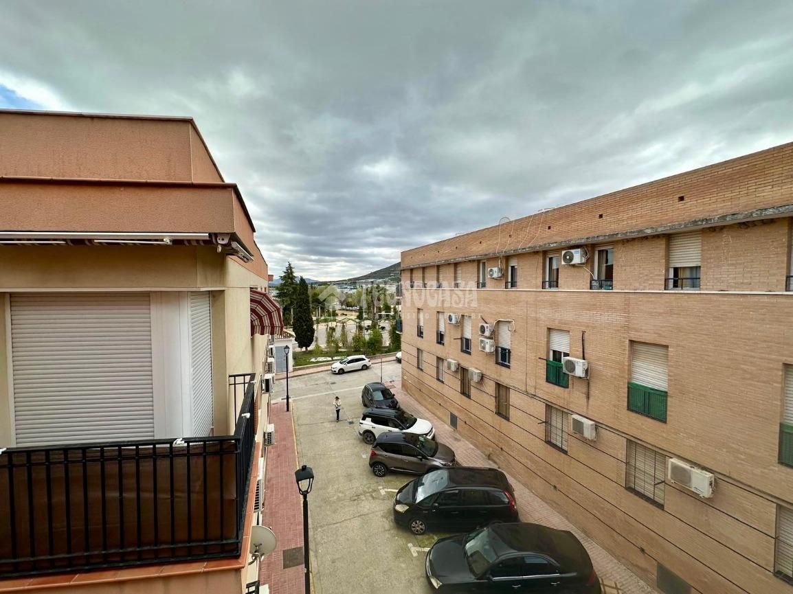 Außenansicht von Wohnung zum Verkauf in Jódar mit Balkon