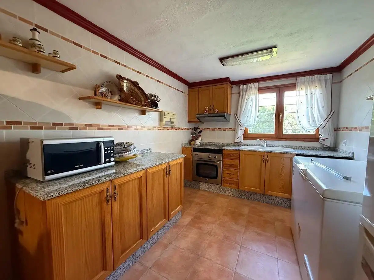 Cuina de Casa o xalet en venda en Chiva amb Aire condicionat, Calefacció i Jardí privat
