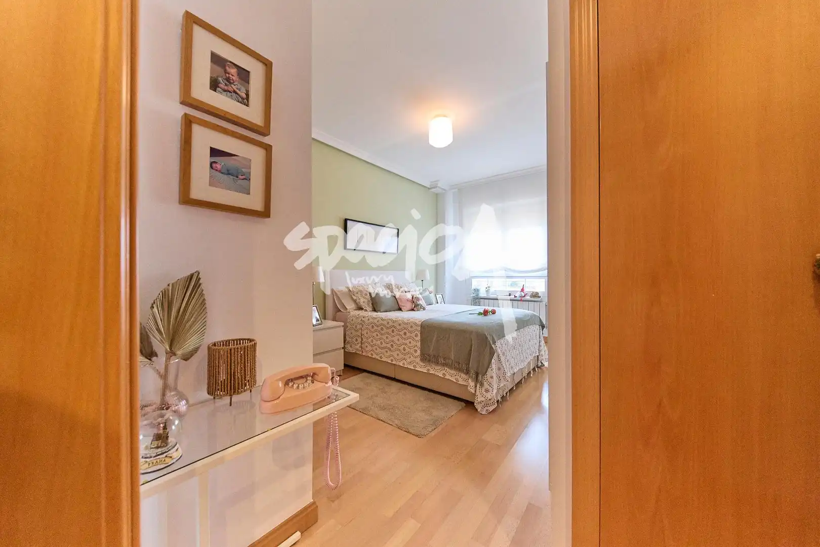 Schlafzimmer von Dachboden zum Verkauf in Majadahonda mit Heizung, Terrasse und Abstellraum