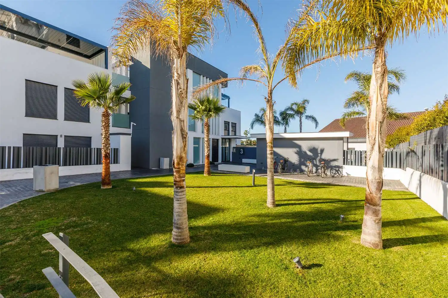 Vista exterior de Apartamento de alquiler en Vélez-Málaga con Terraza