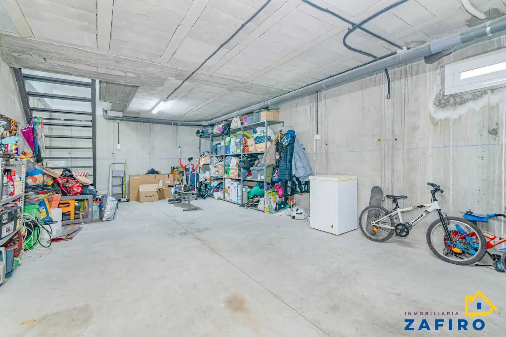 Casa aparellada amb terrassa en venda a Jun, imagen 32
