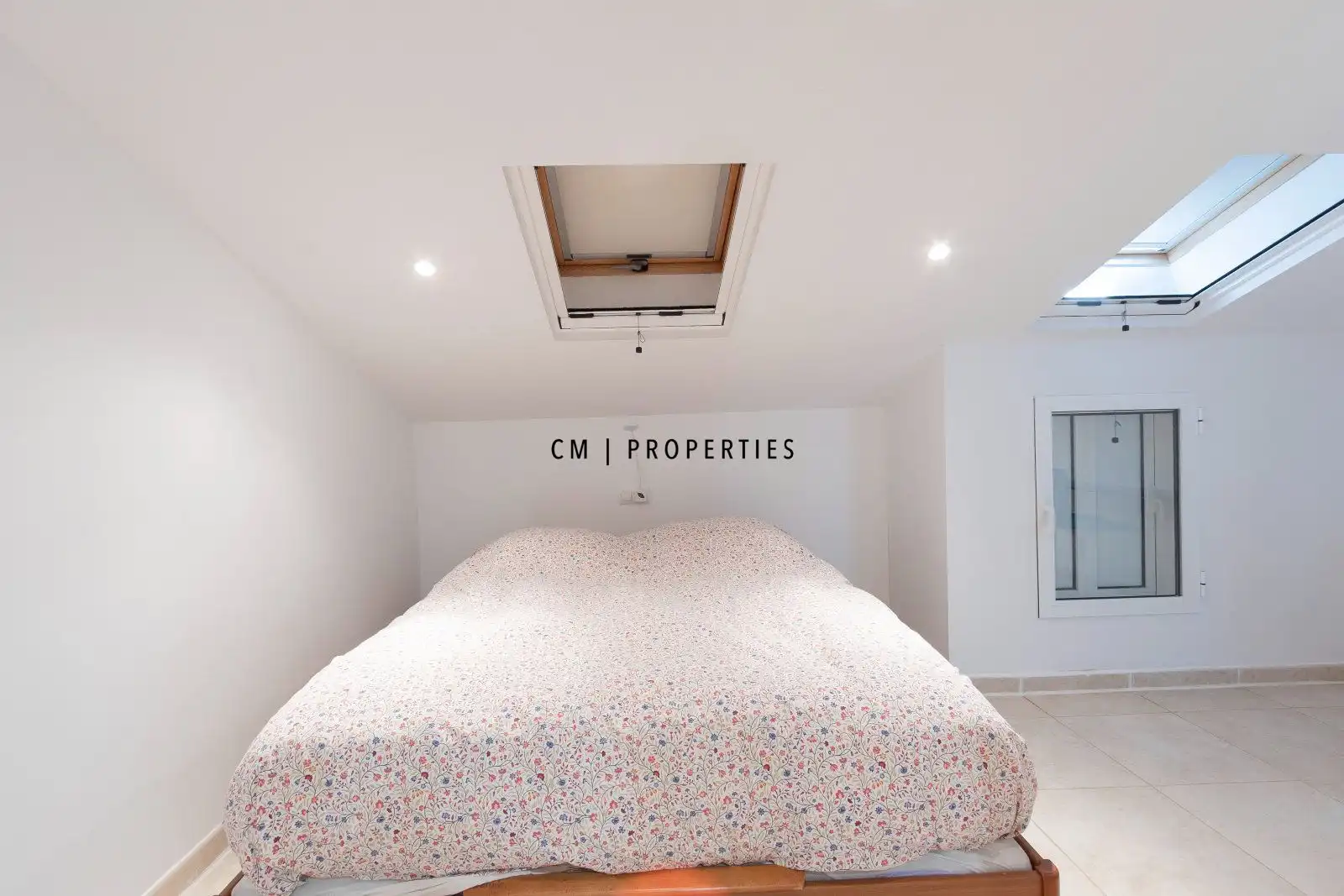Dormitori de Casa adosada en venda en Sagunto / Sagunt amb Aire condicionat, Calefacció i Terrassa
