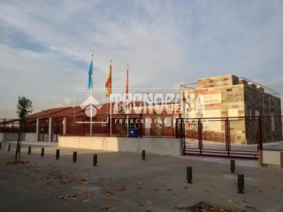 Vista exterior de Garatge en venda en Leganés