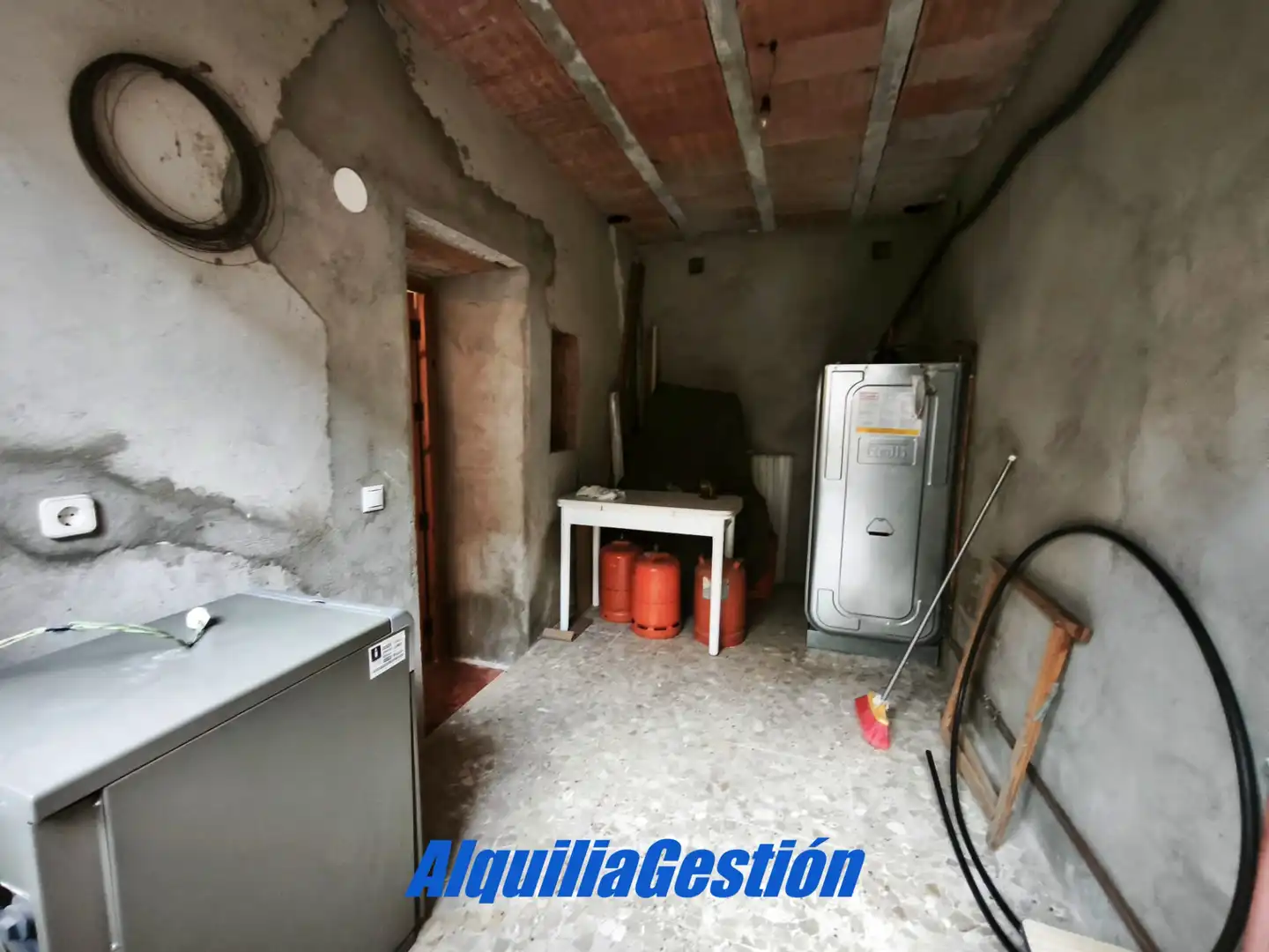 Casa adosada en venta en Tamajón con Calefacción, Terraza y Balcón