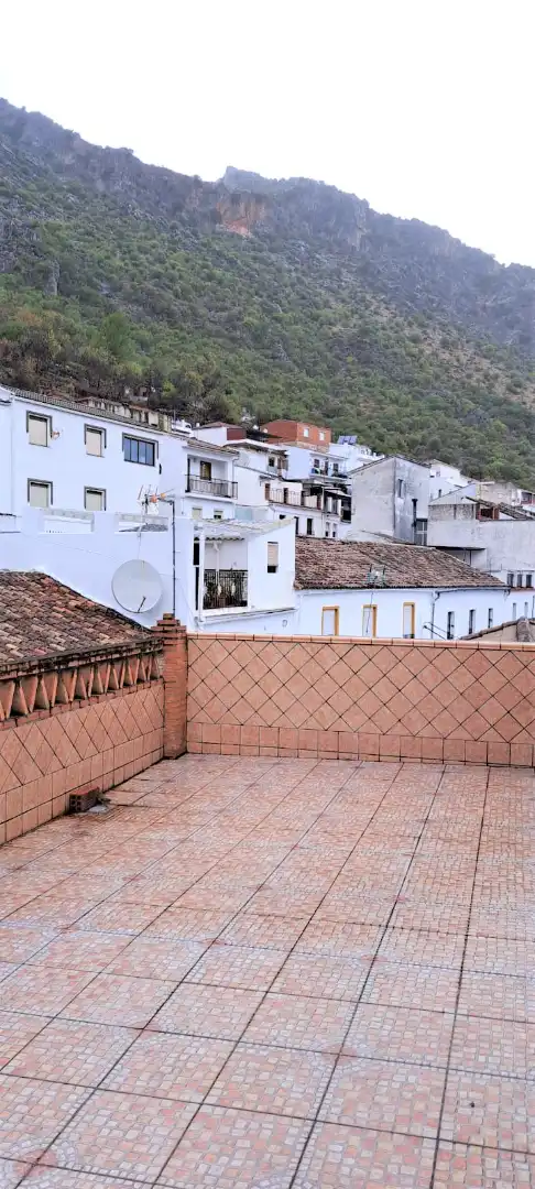 Vista exterior de Casa adosada en venda en Benaoján