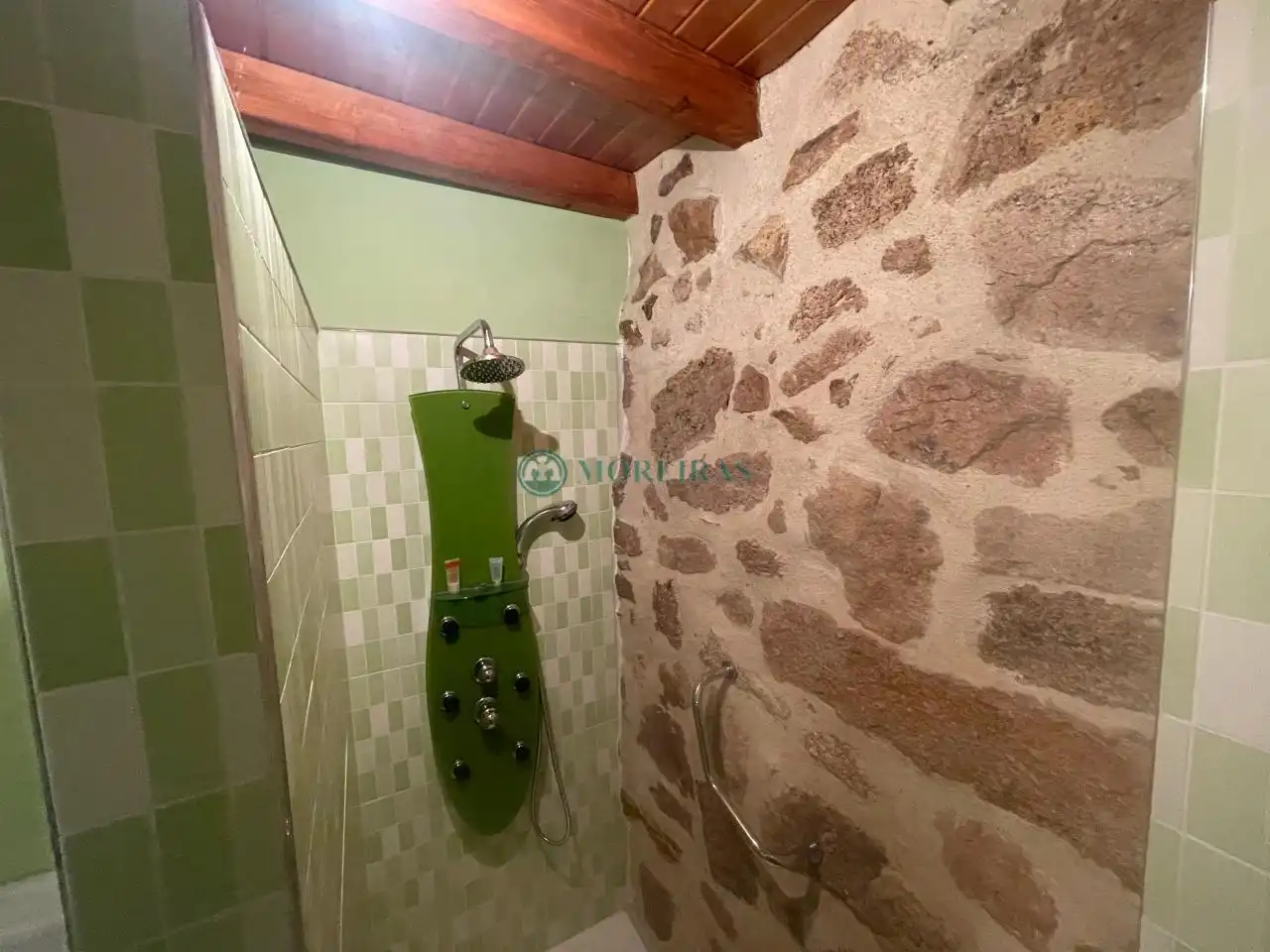 Bathroom of Houses for sale in Ourense Capital   with Heating and Private garden