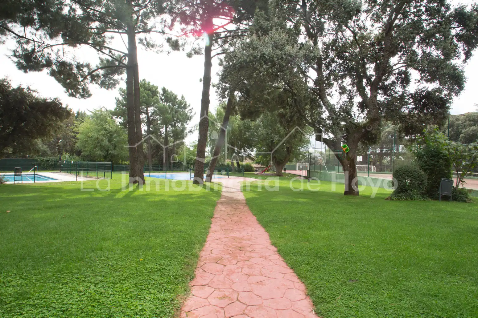 Garten von Wohnung zum Verkauf in Hoyo de Manzanares mit Heizung, Privatgarten und Abstellraum
