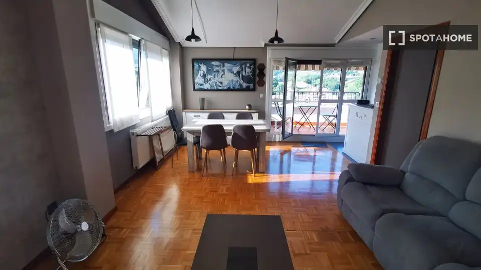 Sala de estar de Apartamento para compartir en Ibarra con Aire acondicionado, Calefacción y Terraza