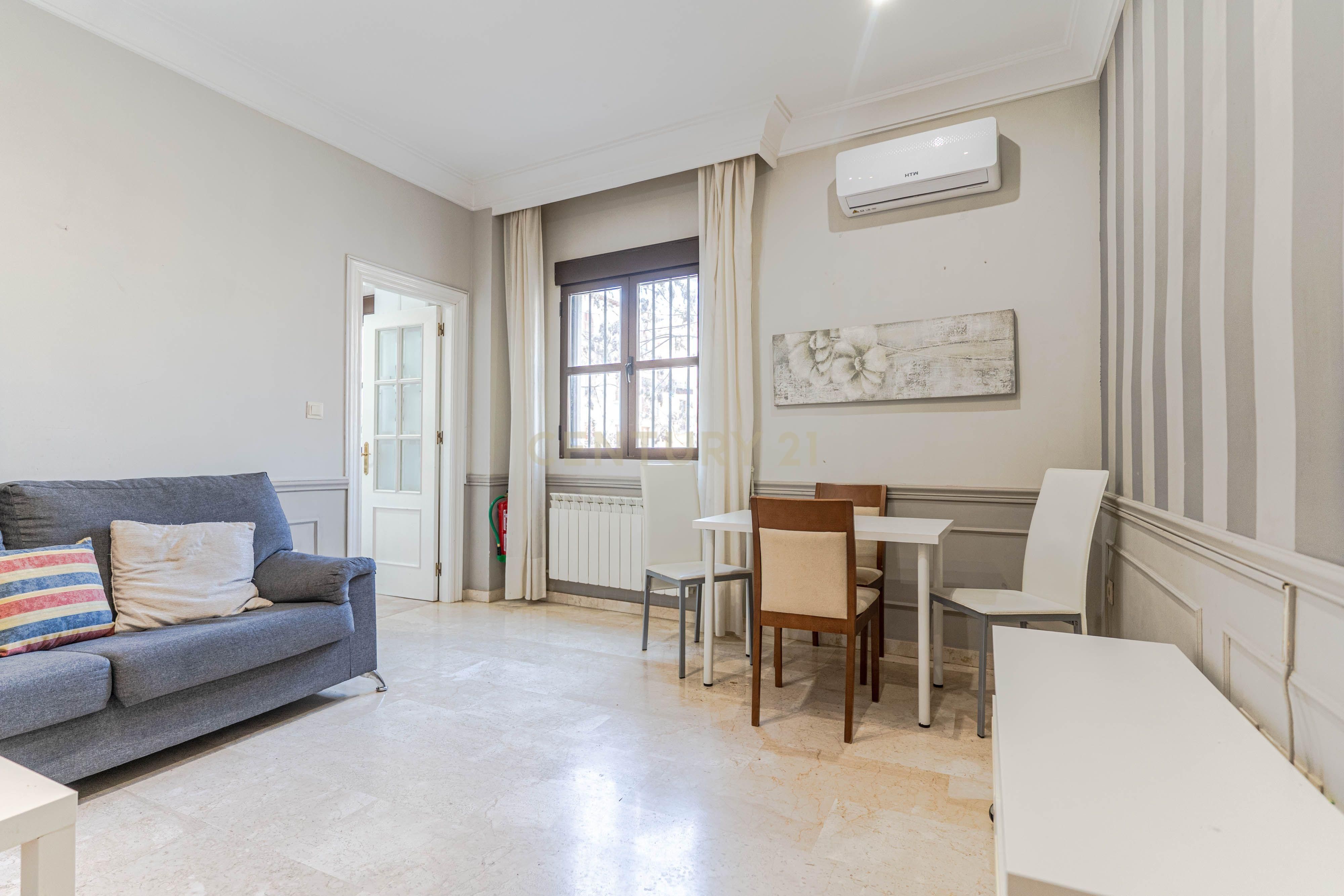 Sala d'estar de Pis en venda en  Granada Capital amb Aire condicionat