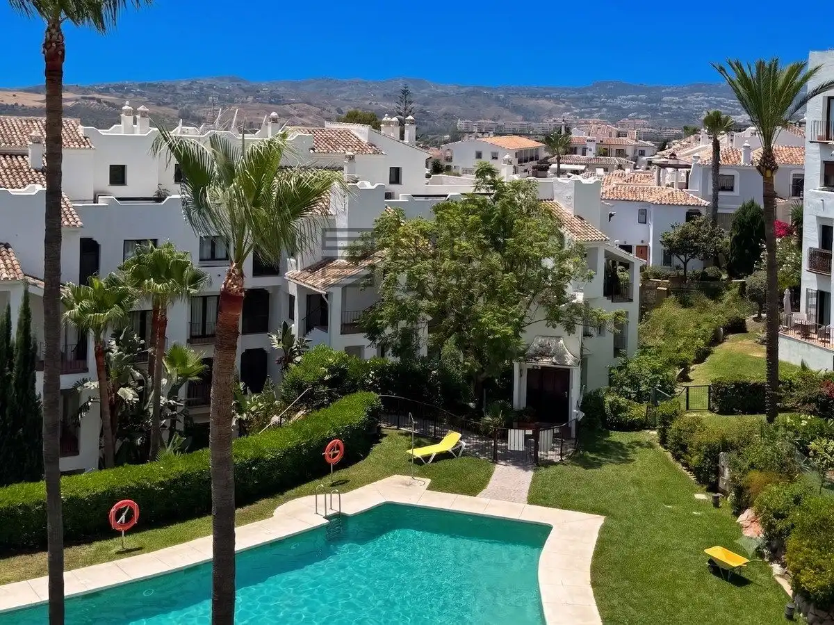 Vista exterior de Àtic en venda en Mijas amb Aire condicionat, Terrassa i Traster
