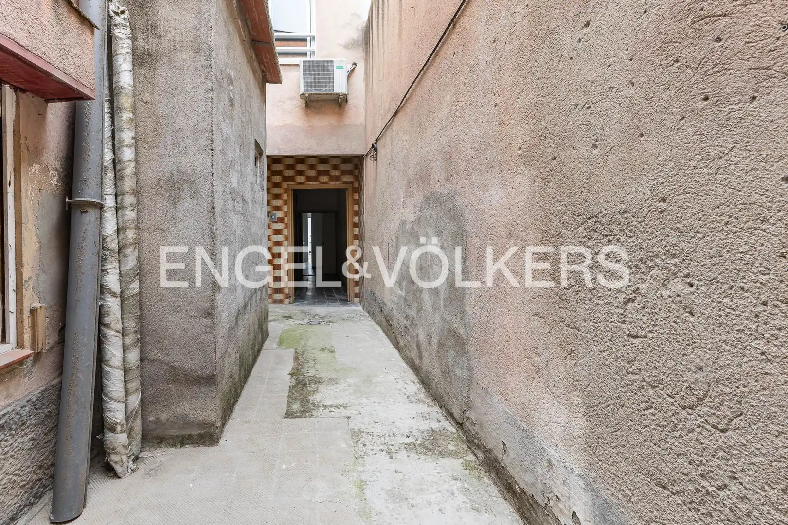 Vista exterior de Casa adosada en venda en Sabadell amb Calefacció, Jardí privat i Terrassa