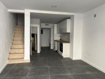 House with balcony for sale in Centro