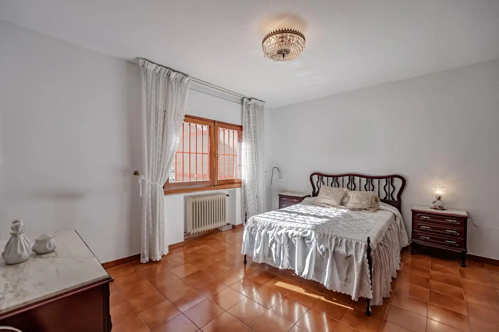 Bedroom of Houses for sale in Madrid  with Heating, Private garden and Terrace