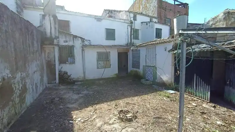 Vista exterior de Casa adosada en venda en Ibros amb Terrassa i Traster